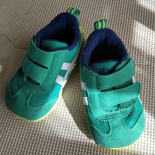 asics(アシックス)の子供靴   13cm   アシックス キッズ/ベビー/マタニティのベビー靴/シューズ(~14cm)(スニーカー)の商品写真