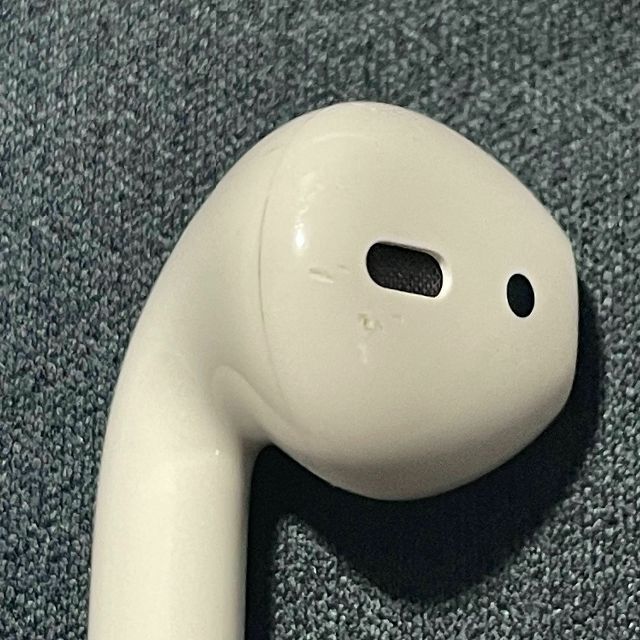 Apple(アップル)のれんれんさん専用　AirPods 第1世代 左耳(L片耳)のみ A1722 スマホ/家電/カメラのオーディオ機器(ヘッドフォン/イヤフォン)の商品写真