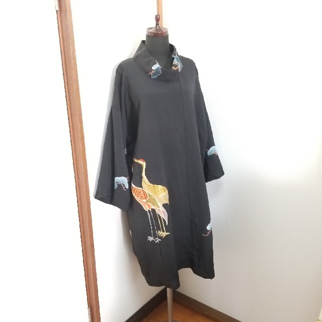 着物リメイク黒留袖松と鶴ワンピース