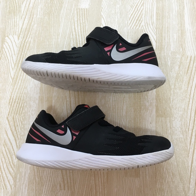 NIKE(ナイキ)の16cm adidas バルクリーン2 / NIKE スターランナー　まとめ売り キッズ/ベビー/マタニティのキッズ靴/シューズ(15cm~)(スニーカー)の商品写真