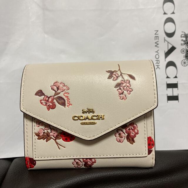 COACH(コーチ)のCOACH コーチ　新品　折財布　てんとう虫 レディースのファッション小物(財布)の商品写真