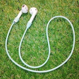 アップル(Apple)のAirPods イヤホン対応ストラップ(ミントグリーン)(ヘッドフォン/イヤフォン)