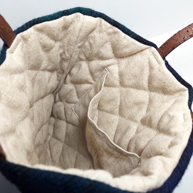 45R(フォーティファイブアール)のdeux C✨ブラックウォッチ リネン裏地 持ち手レザー 中綿入り ウールバッグ レディースのバッグ(ハンドバッグ)の商品写真