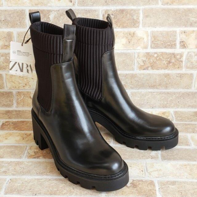 ZARA(ザラ)の未使用 ZARA ザラ ☆ ソックスデザイン ショートブーツ 37 ブラック レディースの靴/シューズ(ブーツ)の商品写真