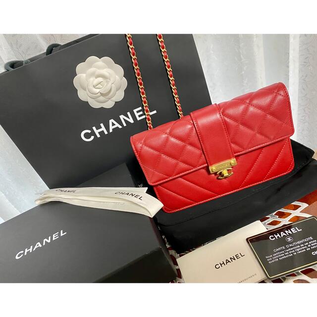 CHANEL(シャネル)のCHANELチェーンウォレット♡hanabara様 レディースのバッグ(ショルダーバッグ)の商品写真