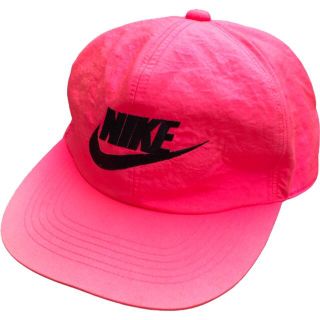 ナイキ(NIKE)のレア 美品 90s NIKE  ヴィンテージ キャップ  ネオンピンク 刺繍ロゴ(キャップ)