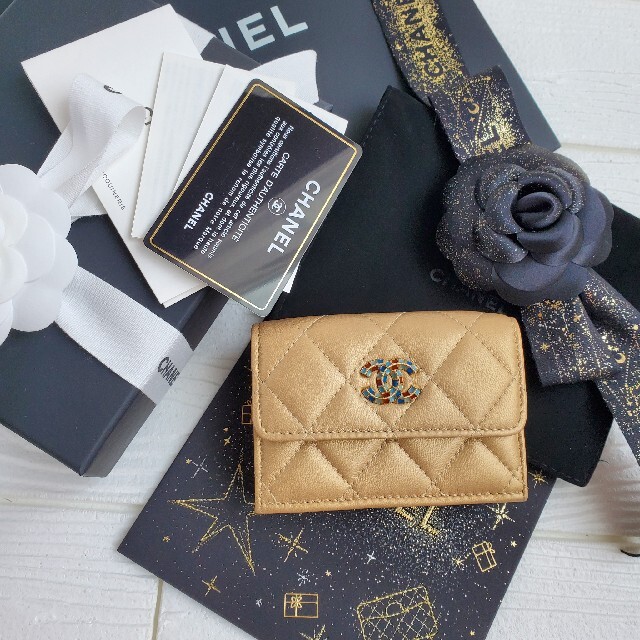 有名な高級ブランド CHANEL - シャネル❤スモール フラップ ウォレット
