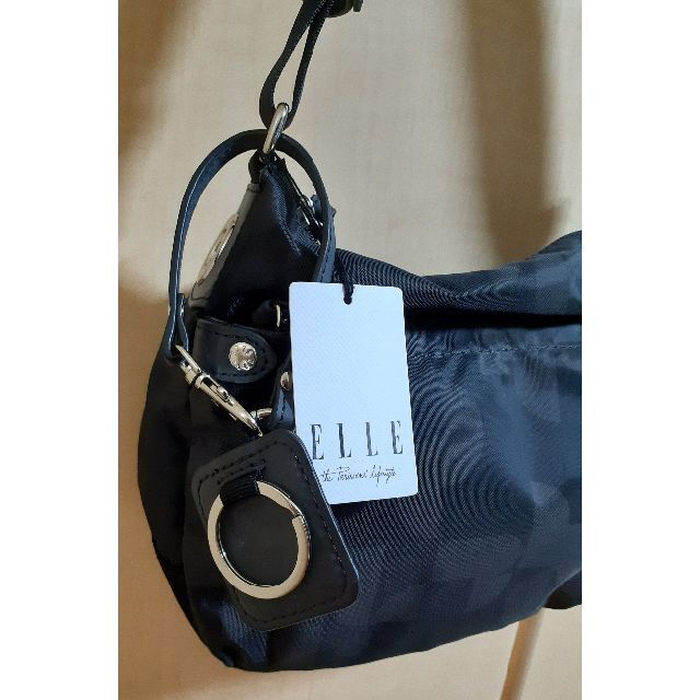 ELLE(エル)の【未使用品】ELLE　エル　ショルダーバッグ　黒 レディースのバッグ(ショルダーバッグ)の商品写真