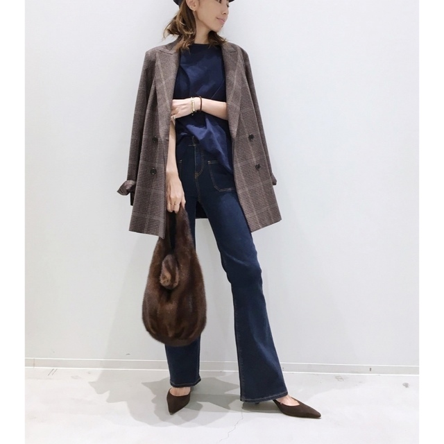 L'Appartement DEUXIEME CLASSE(アパルトモンドゥーズィエムクラス)のFlont Pocket Flare Denim レディースのパンツ(デニム/ジーンズ)の商品写真