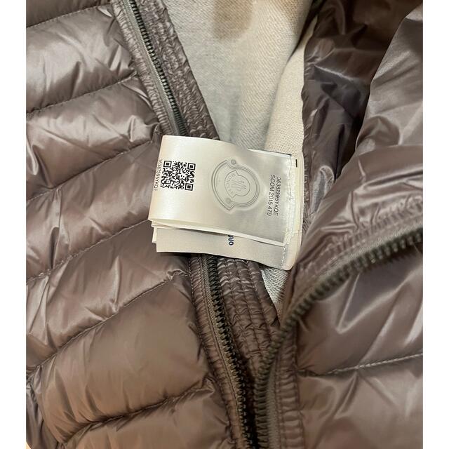 モンクレ　ライトダウン　Ｍサイズ メンズのジャケット/アウター(ダウンジャケット)の商品写真