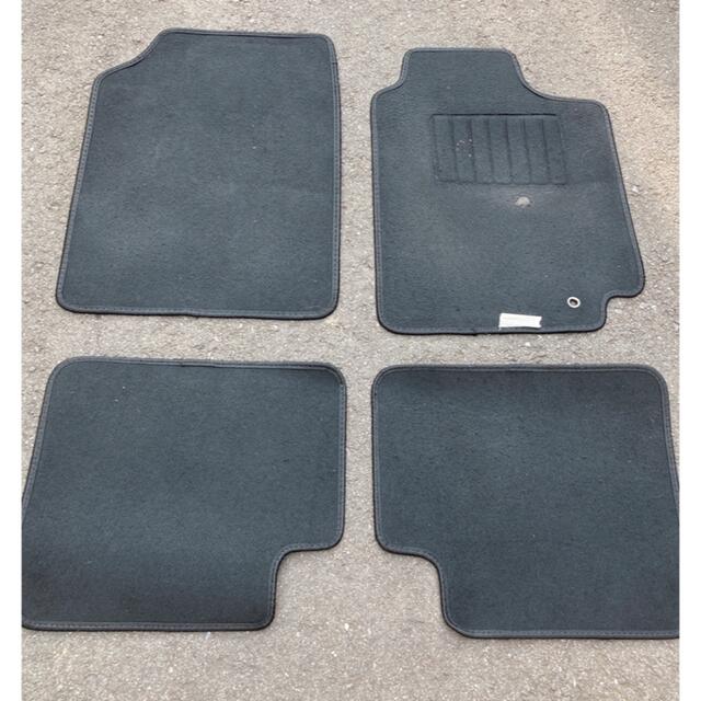 普通車用 軽自動車用 フロアマット 中古 カー用品 キッズ/ベビー/マタニティの外出/移動用品(自動車用チャイルドシートカバー)の商品写真