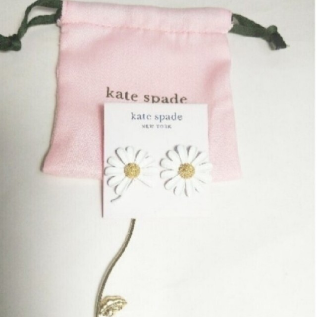 kate spade new york(ケイトスペードニューヨーク)の【新品】kate spade ケイトスペード ピアス into the レディースのアクセサリー(ピアス)の商品写真