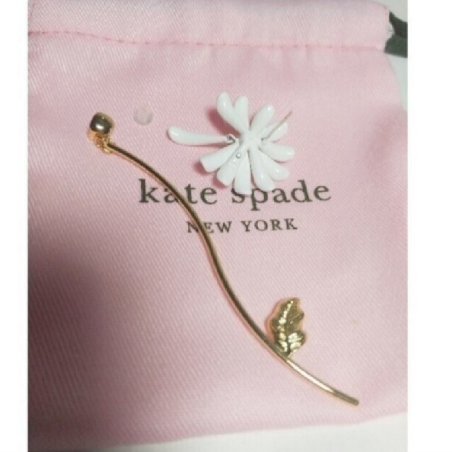 kate spade new york(ケイトスペードニューヨーク)の【新品】kate spade ケイトスペード ピアス into the レディースのアクセサリー(ピアス)の商品写真