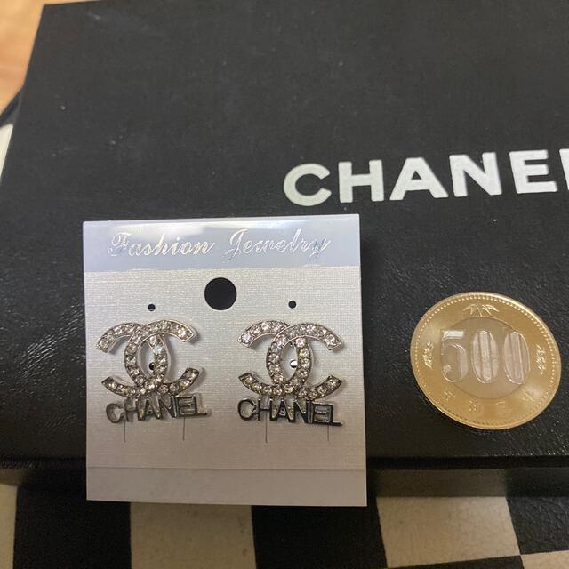 CHANEL - [♥️CHANELノベルティーピアス ラインストーン♥️]の通販 by 今年も素敵な出逢いお待ちしてます ️ガンガンSET🈹