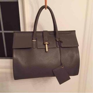 バレンシアガバッグ(BALENCIAGA BAG)の大幅値下げ！！希少 BALENCIAGA 国内未発売 チューブラウンド(ハンドバッグ)