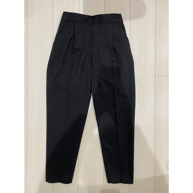 COMOLI(コモリ)のSOUMO slit easy trousers  メンズのパンツ(スラックス)の商品写真