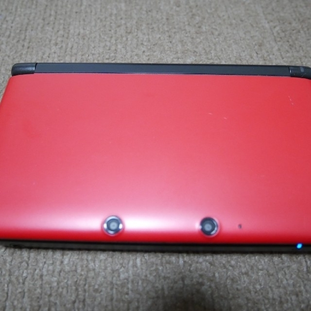 任天堂(ニンテンドウ)の【値下げ】ニンテンドー3DS LL レッド×ブラック エンタメ/ホビーのゲームソフト/ゲーム機本体(携帯用ゲーム機本体)の商品写真