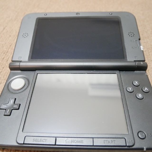 任天堂(ニンテンドウ)の【値下げ】ニンテンドー3DS LL レッド×ブラック エンタメ/ホビーのゲームソフト/ゲーム機本体(携帯用ゲーム機本体)の商品写真