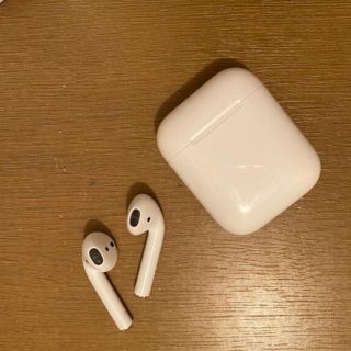 アップル(Apple)のAirpods(ヘッドフォン/イヤフォン)