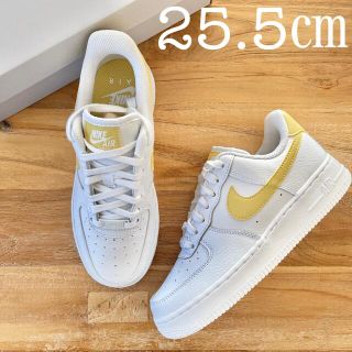 ナイキ(NIKE)の25.5㎝ NIKE エアフォース1 low 07ホワイト イエロー(スニーカー)