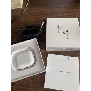 アップル(Apple)のairpods 第3世代　美品　作動良好　ケース付き　付属品完備(ヘッドフォン/イヤフォン)