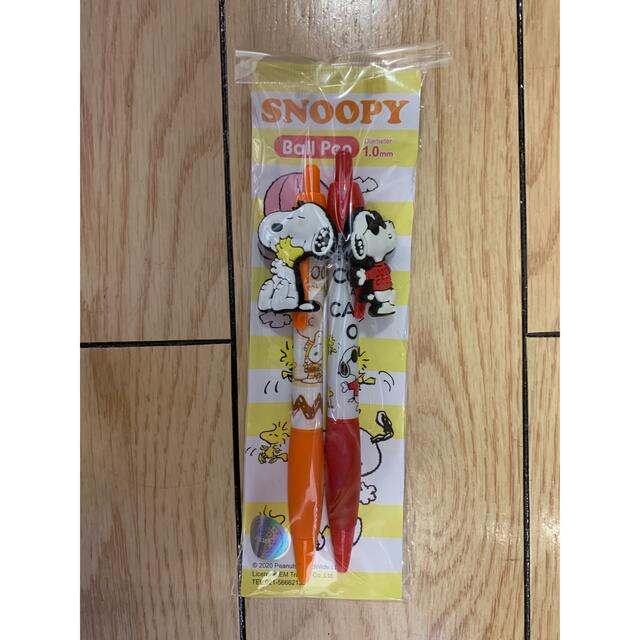SNOOPY(スヌーピー)のスヌーピー　ボールペン　2本セット エンタメ/ホビーのおもちゃ/ぬいぐるみ(キャラクターグッズ)の商品写真