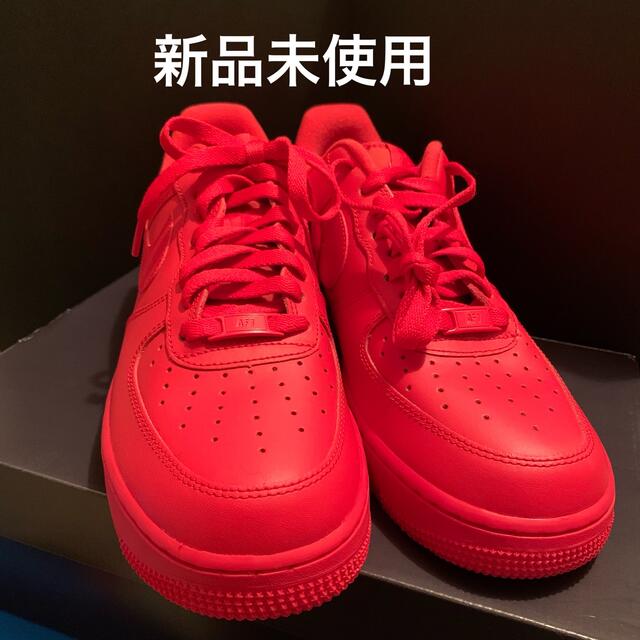 NIKE(ナイキ)のNike AIR FORCE 1 ’07 LV8 レッド 【新品未使用】 メンズの靴/シューズ(スニーカー)の商品写真