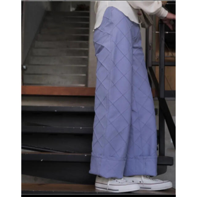 jonnlynx(ジョンリンクス)のFUMIKA UCHIDA BIAS WIDE PANTS 新品 74800円 レディースのパンツ(カジュアルパンツ)の商品写真