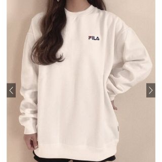 グレイル(GRL)のGRL FILA 裏起毛ロゴ入りBIGスウェットトップス(スウェット)