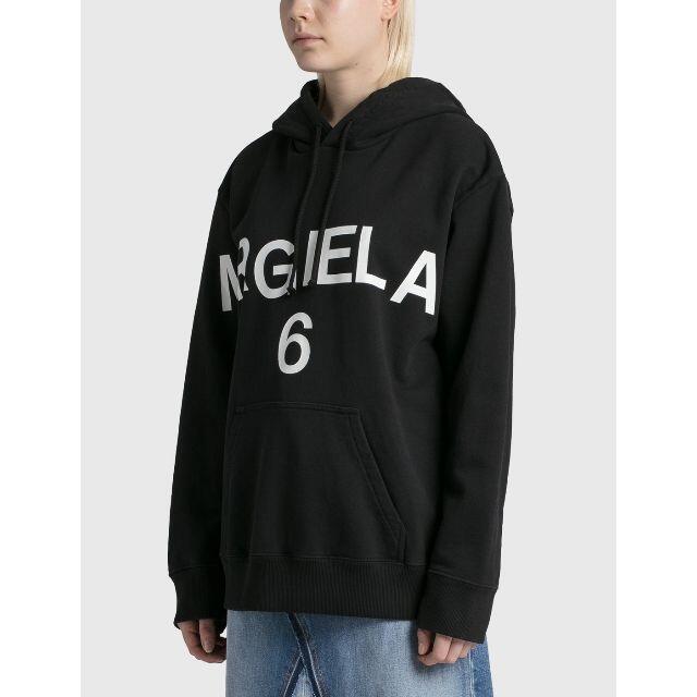 MM6(エムエムシックス)のMM6 MAISON MARGIELA ロゴ フーディー レディースのトップス(パーカー)の商品写真