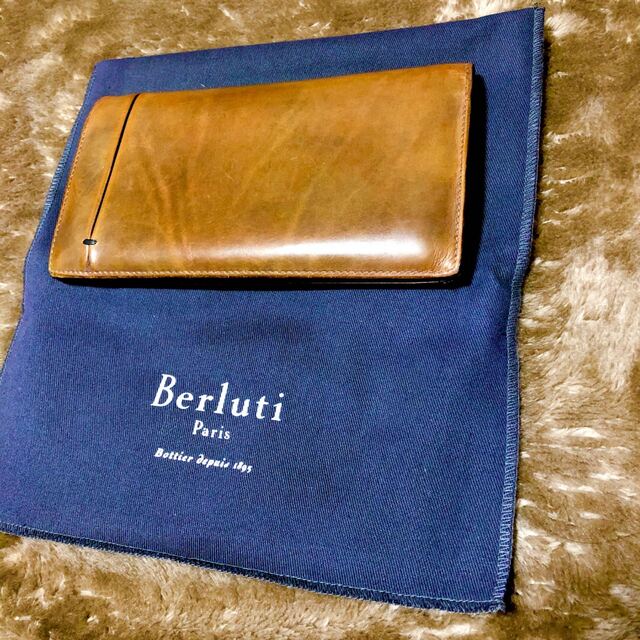 Berluti(ベルルッティ)の早い者勝ち‼️【BERLUTI】美品　定価14万 高級本革　保存袋付　艶あり‼️ メンズのファッション小物(長財布)の商品写真