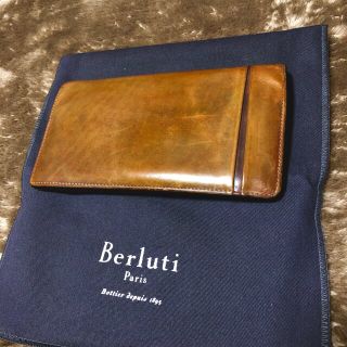 ベルルッティ(Berluti)の早い者勝ち‼️【BERLUTI】美品　定価14万 高級本革　保存袋付　艶あり‼️(長財布)