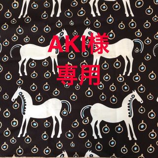 マリメッコ(marimekko)の【確認専用】マリメッコ  生地　ハンドメイド　ムスタタンマ　アイパッドケース(ポーチ)