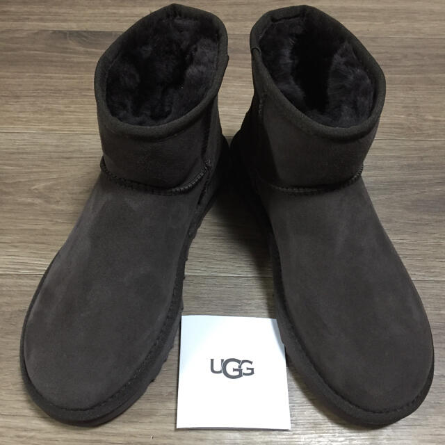 新品未使用！正規品UGG ムートンブーツクラッシックミニ2 チョコ 23センチ