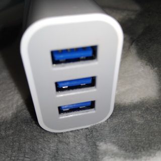 USB 充電器 3ポート ACアダプター USB コンセント 15W(バッテリー/充電器)