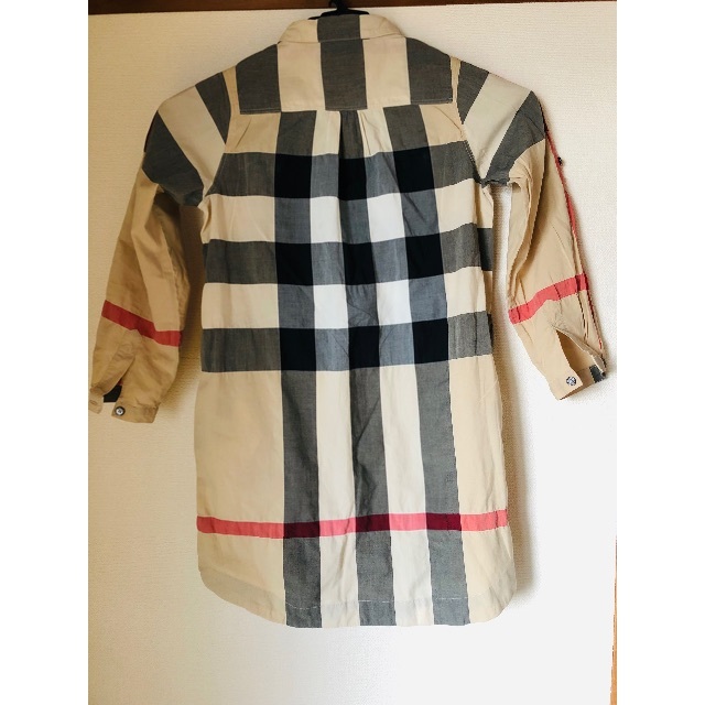 BURBERRY(バーバリー)ののんたん様専用❗️バーバリー☆シャツワンピース128 キッズ/ベビー/マタニティのキッズ服女の子用(90cm~)(ワンピース)の商品写真