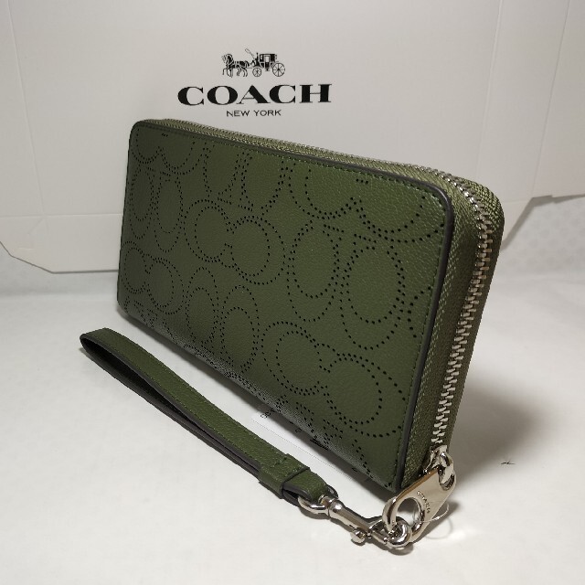 COACH(コーチ)の【新作】　新品未使用　コーチ　シグネチャー　長財布 レディースのファッション小物(財布)の商品写真