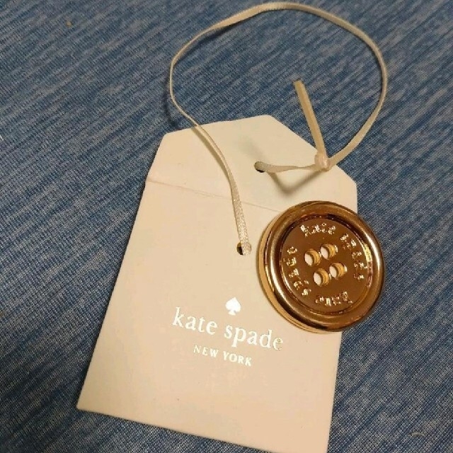 kate spade new york(ケイトスペードニューヨーク)のケイトスペード リボンベルト付き ダウンジャケット 黒 レディースのジャケット/アウター(ダウンジャケット)の商品写真