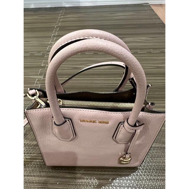 Michael Kors(マイケルコース)のマイケルコース MERCER マーサー メッセンジャーバッグ　ピンク レディースのバッグ(ショルダーバッグ)の商品写真