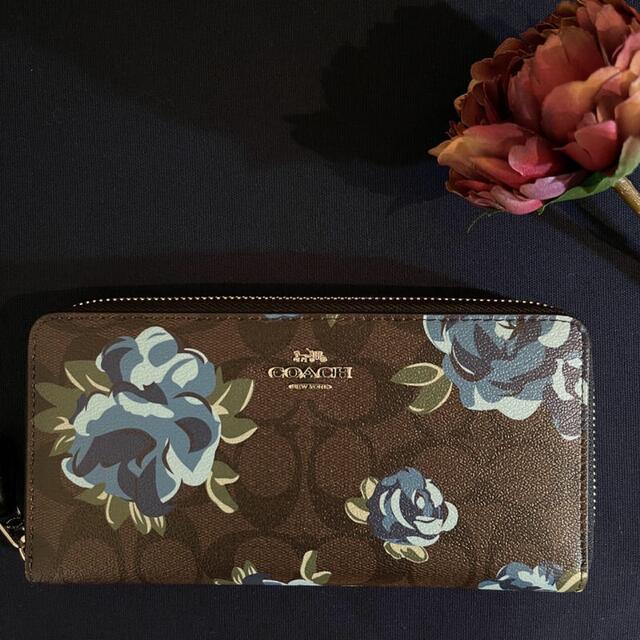 COACH(コーチ)のCOACH 長財布　シグネチャー　ラウンドファスナー　coach コーチ　花柄 レディースのファッション小物(財布)の商品写真