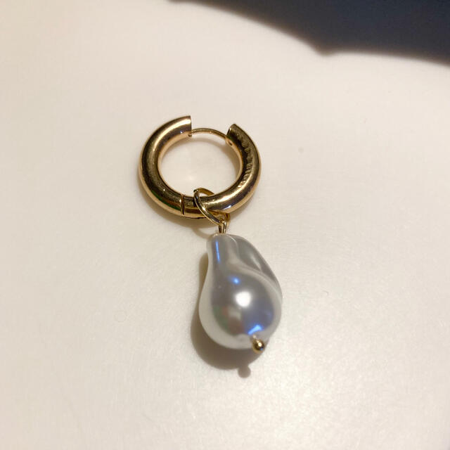 ZARA(ザラ)のnew‼︎ 2way イミテーションパール　フープピアス レディースのアクセサリー(ピアス)の商品写真