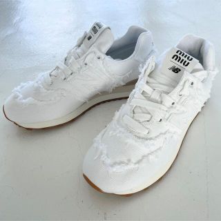 ミュウミュウ(miumiu)の【ludlow様専用】miumiu x New Balance コラボスニーカー(スニーカー)