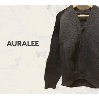 コモリ(COMOLI)のAURALEEスーパーミルドニット　ビッグカーディガン　インクブラック(カーディガン)