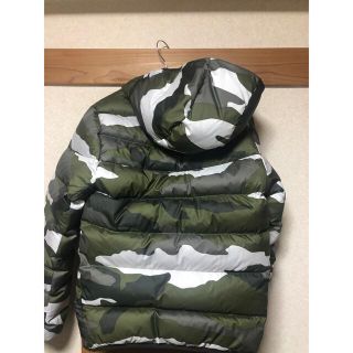 〈最終値下げ〉〈ほぼ未使用品〉NIKE ダウンジャケット 迷彩