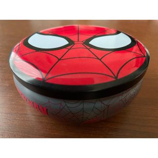 スパイダーマン　缶　直径13.5✖️高さ5.5センチメートル(キャラクターグッズ)