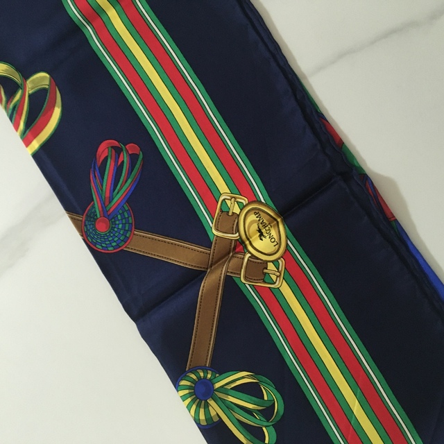 LONGCHAMP(ロンシャン)のロンシャン　スカーフ　イタリア製　大判  正規品　タグあり レディースのファッション小物(バンダナ/スカーフ)の商品写真