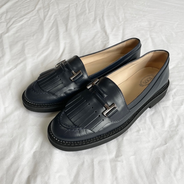 極美品 size38H トッズ レザーフリンジローファー ダブルT ネイビー