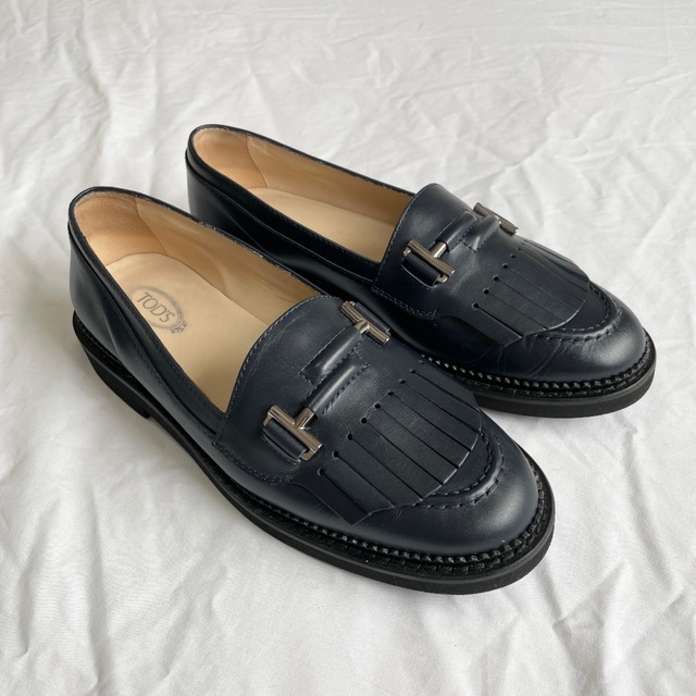 極美品 size38H トッズ レザーフリンジローファー ダブルT ネイビー