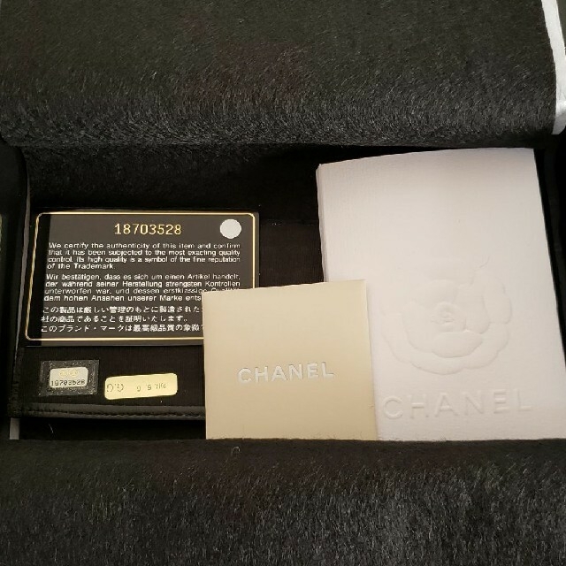 専用出品…美品　CHANEL　折り財布