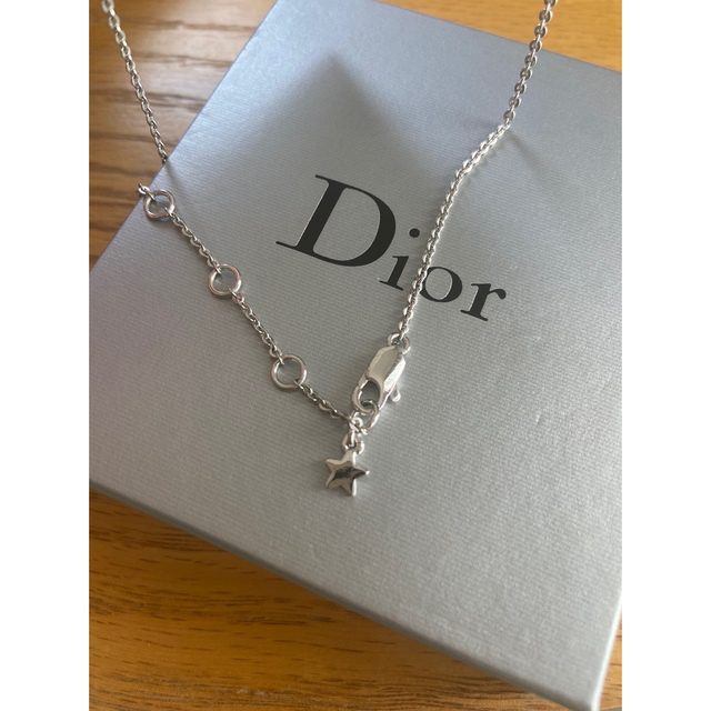 Christian Dior(クリスチャンディオール)のDIOR ロゴ 星 シルバーネックレス レディースのアクセサリー(ネックレス)の商品写真